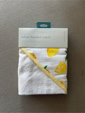 Infant Hooded Towel - Yellow Lemon Print